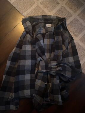 Men's Blue Plaid Button-Up Shirt - Casual Flannel Style